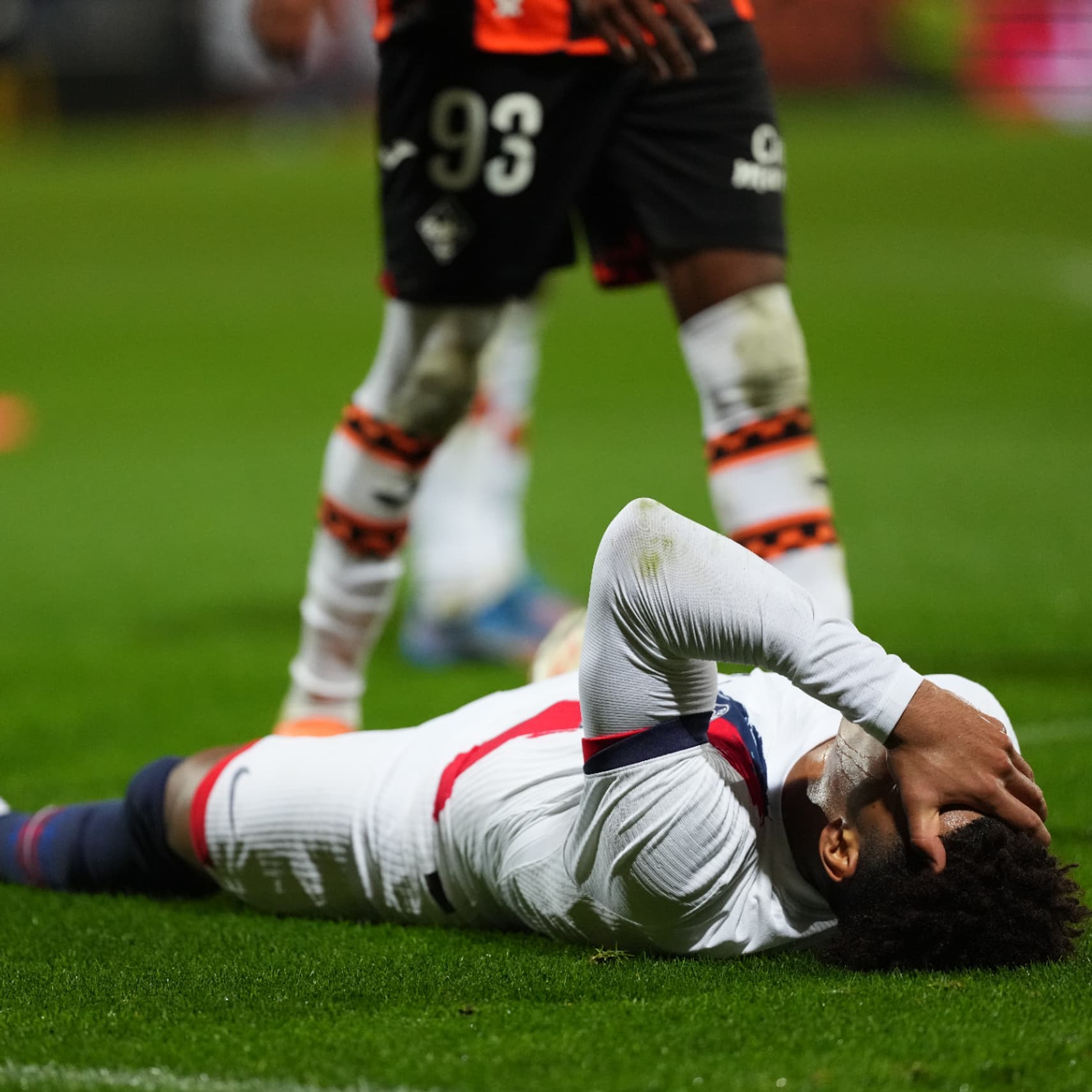 Le PSG annonce une absence de plusieurs semaines pour Désiré Doué